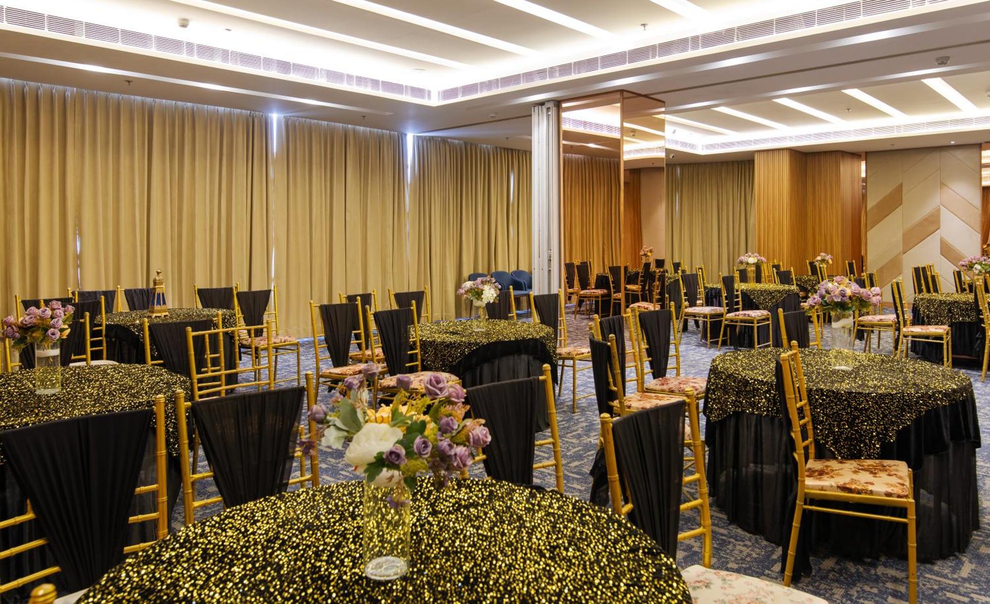 Hometel Alambagh Lucknow - A Sarovar Hotel Zewnętrze zdjęcie