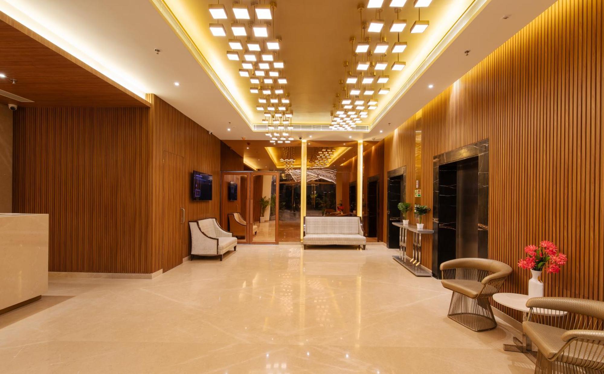 Hometel Alambagh Lucknow - A Sarovar Hotel Zewnętrze zdjęcie