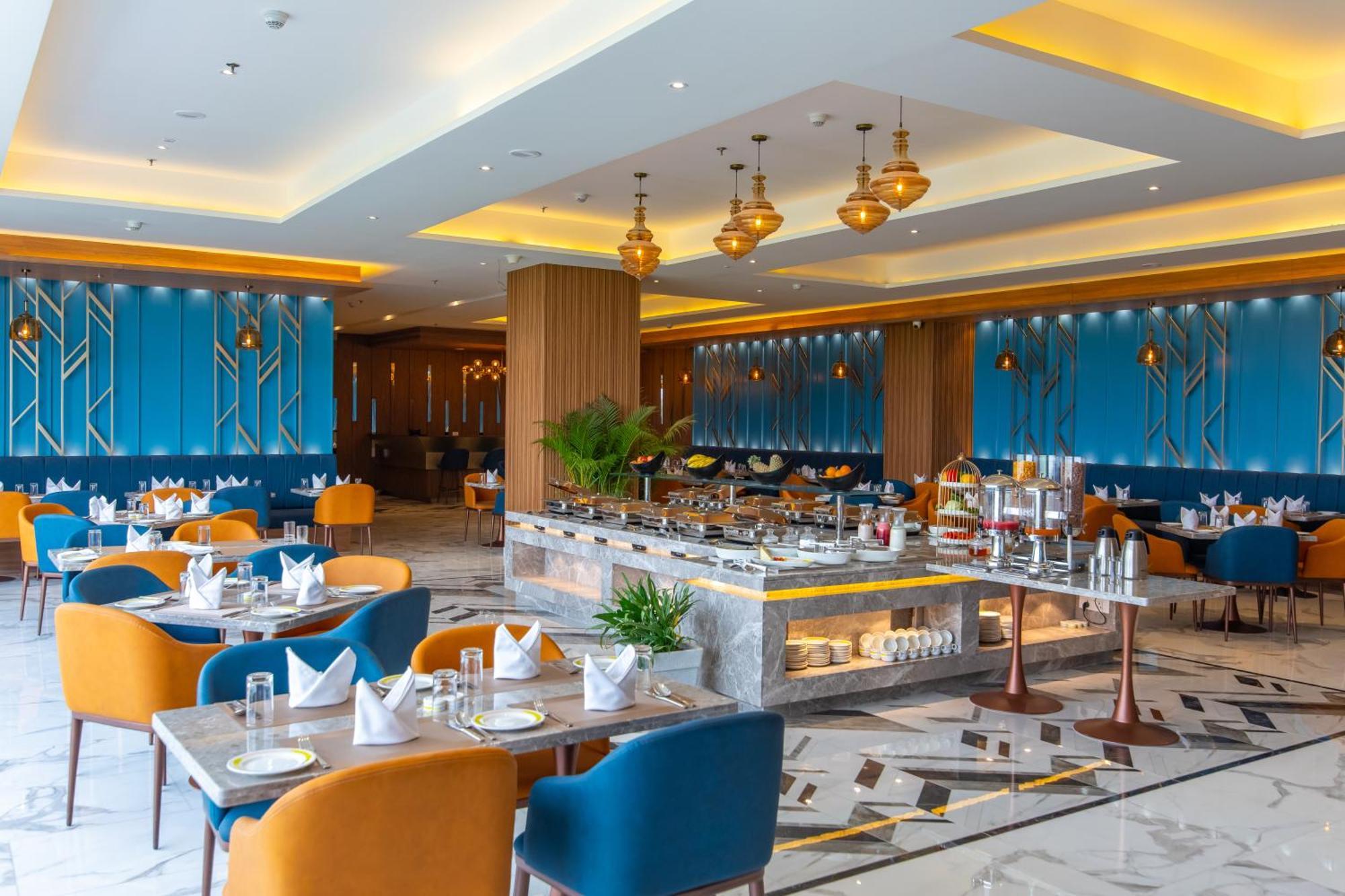 Hometel Alambagh Lucknow - A Sarovar Hotel Zewnętrze zdjęcie