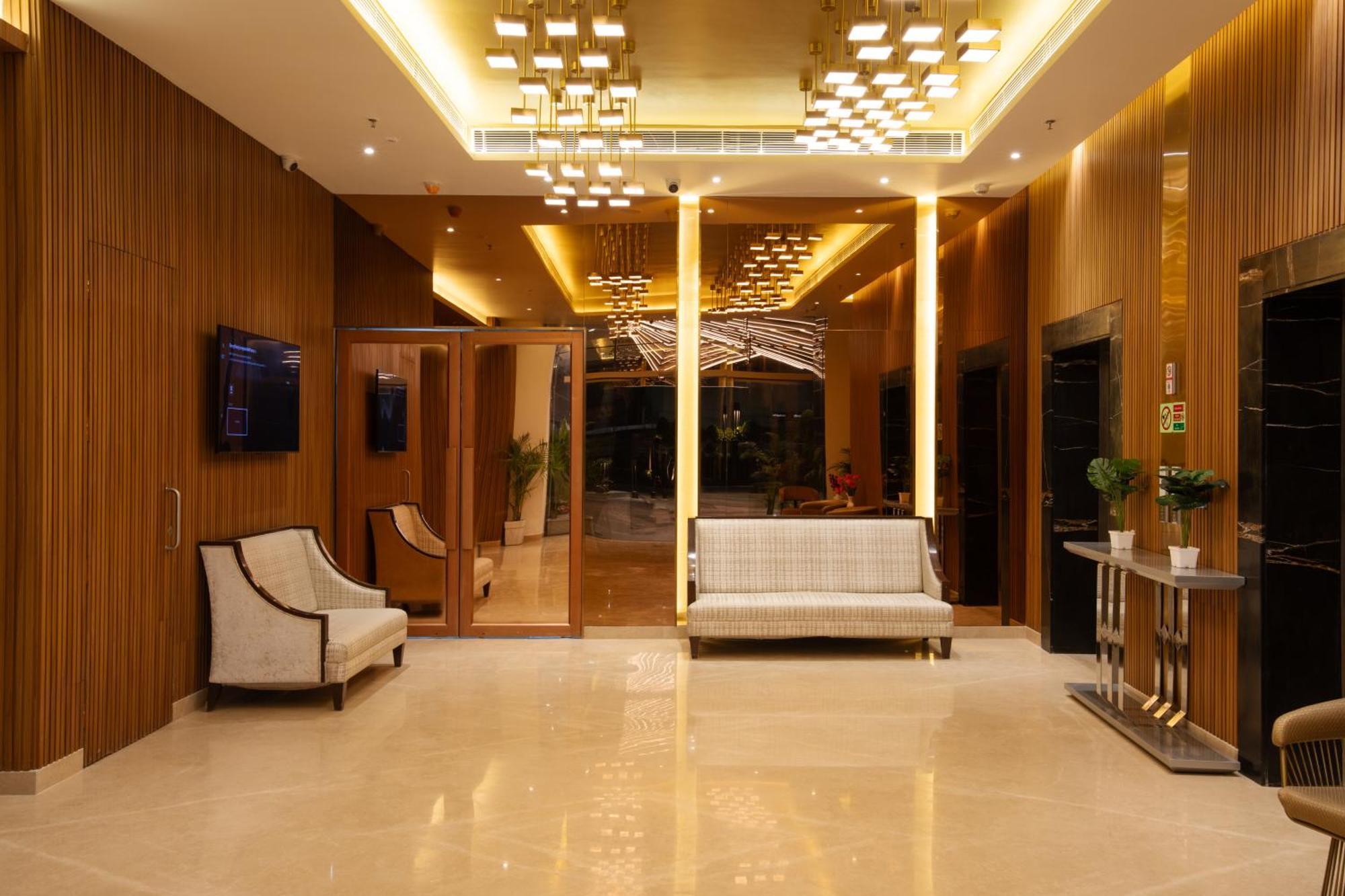 Hometel Alambagh Lucknow - A Sarovar Hotel Zewnętrze zdjęcie
