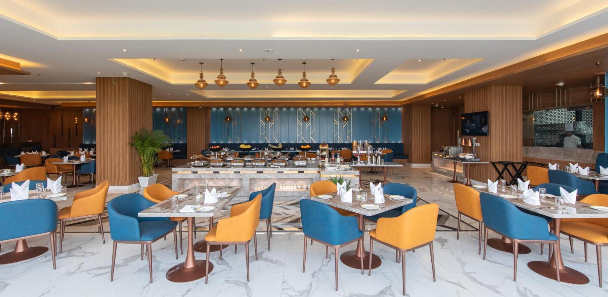 Hometel Alambagh Lucknow - A Sarovar Hotel Zewnętrze zdjęcie
