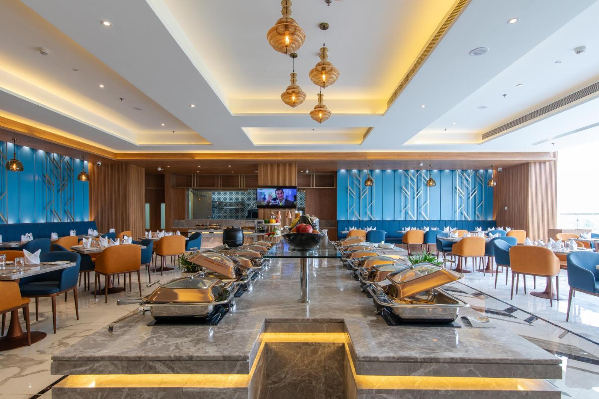 Hometel Alambagh Lucknow - A Sarovar Hotel Zewnętrze zdjęcie