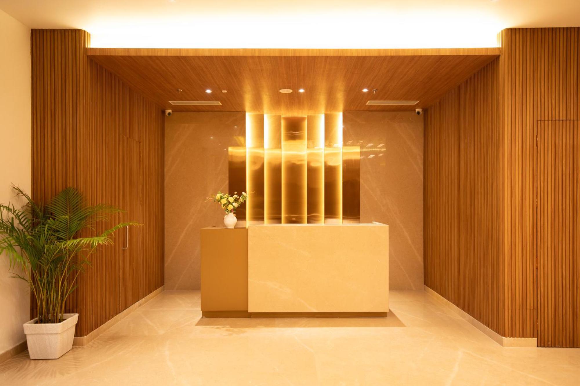 Hometel Alambagh Lucknow - A Sarovar Hotel Zewnętrze zdjęcie